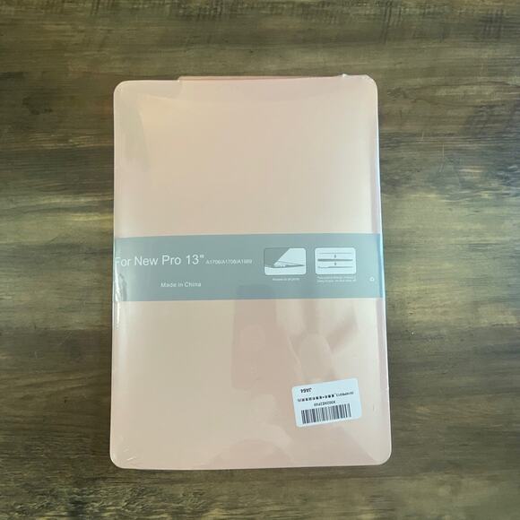 MacBook Pro 13” years 2016-2020 pink hardshell case - Picture 1 of 3